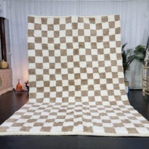 Hiba – Beige and White Checkered Moroccan Rug