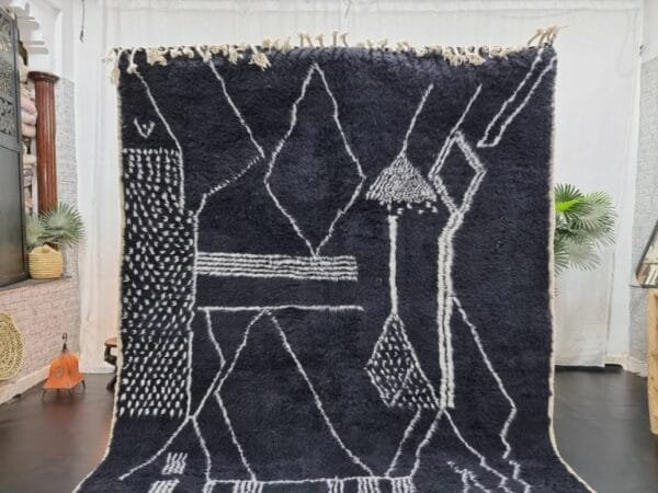 Dihya – Black Berber Rug with White Geometric Patterns