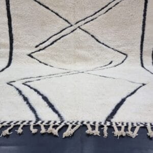 Tiziri – Minimalist Moroccan Carpet - Diamond Line Design