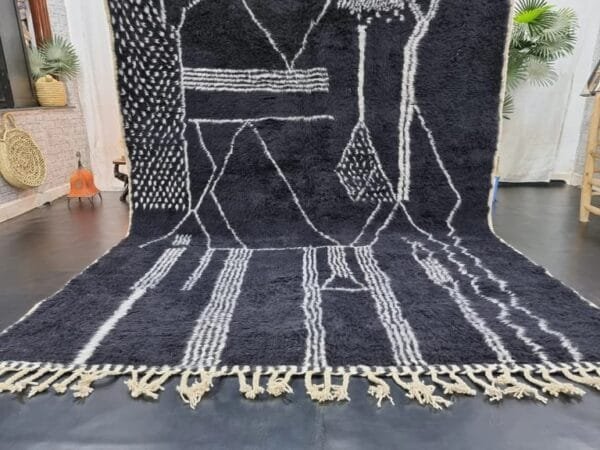 Dihya – Black Berber Rug with White Geometric Patterns
