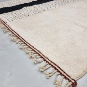 Souad – Timeless Cream Moroccan Rug – Handwoven Tradition
