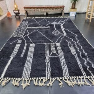 Dihya – Black Berber Rug with White Geometric Patterns