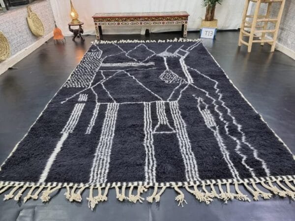 Dihya – Black Berber Rug with White Geometric Patterns