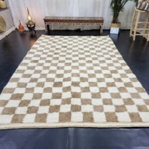 Hiba – Beige and White Checkered Moroccan Rug
