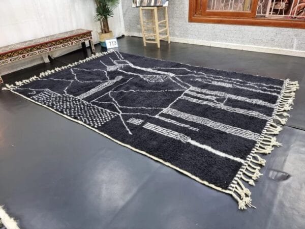 Dihya – Black Berber Rug with White Geometric Patterns