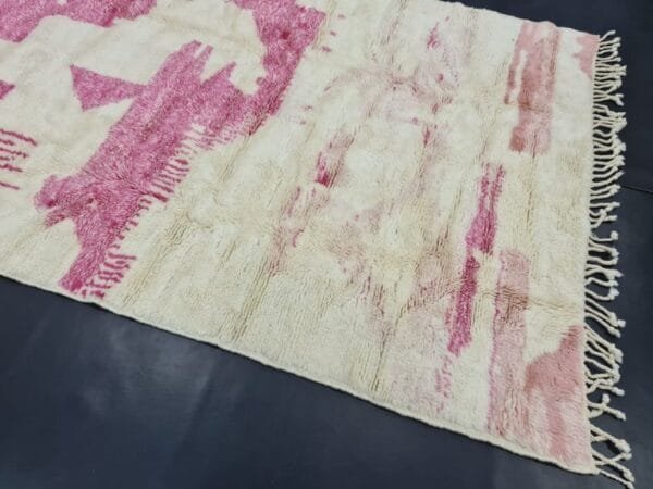 Qamar – Pink and White Moroccan Rug – Custom Wool Sizes