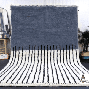 Souad – Linear Moroccan Carpet - Blue and White Elegance
