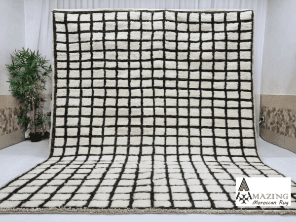 Naima – Black and White Beni Ourain Rug – Modern Elegance