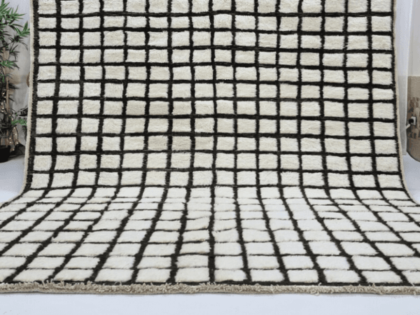 Naima – Black and White Beni Ourain Rug – Modern Elegance