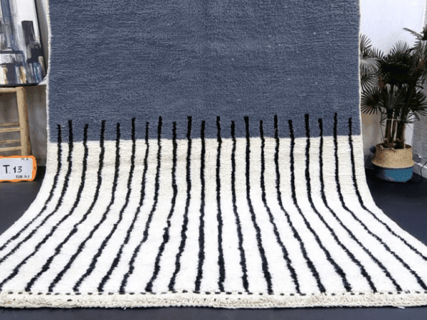 Souad – Linear Moroccan Carpet - Blue and White Elegance