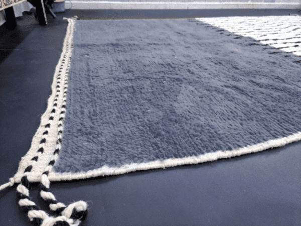 Souad – Linear Moroccan Carpet - Blue and White Elegance