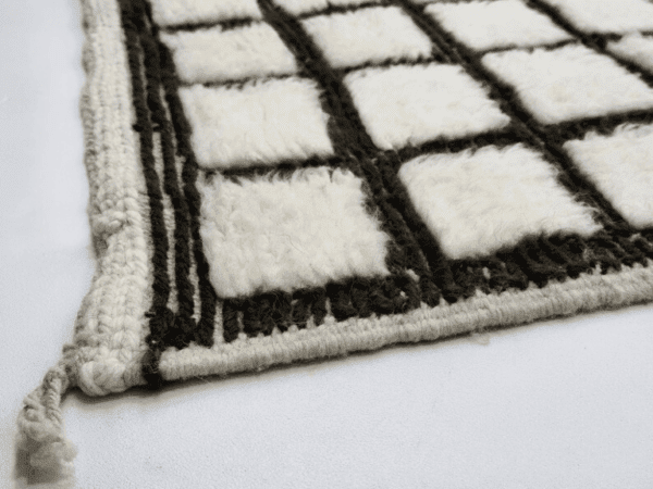 Naima – Black and White Beni Ourain Rug – Modern Elegance