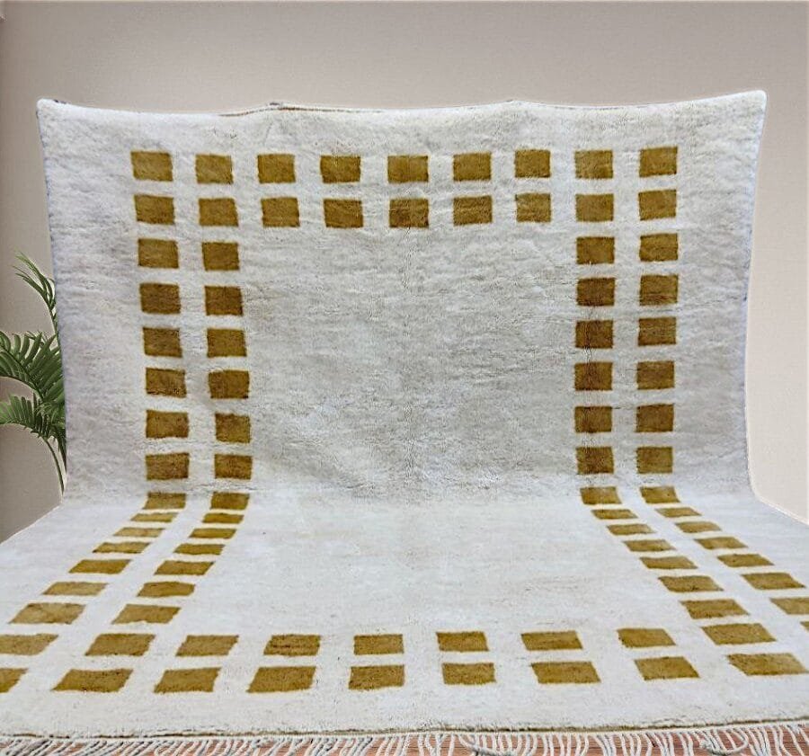 Hanan – Minimalist White Berber Rug with Mustard Accents