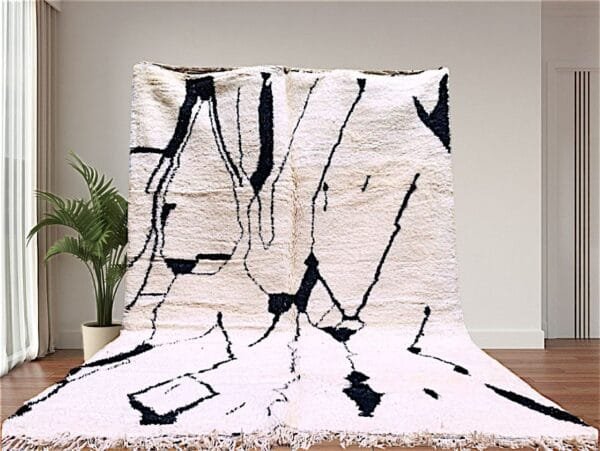 Lamia – Timeless Monochrome Moroccan Rug – Berber Design