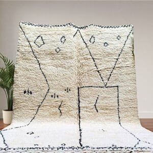 Latifa – Minimalist Moroccan Wool Rug - Tribal Design