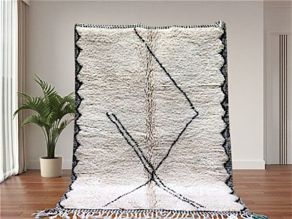 Zahraoua – Timeless Berber Rug - Handwoven Elegance