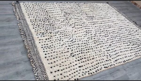 Ghada – Black and White Dotted Moroccan Rug