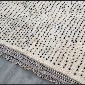 Ghada – Black and White Dotted Moroccan Rug