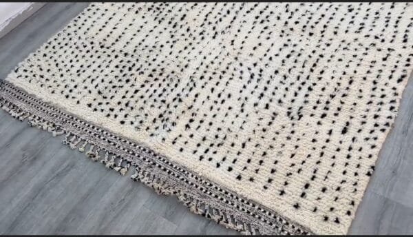 Ghada – Black and White Dotted Moroccan Rug