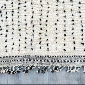 Ghada – Black and White Dotted Moroccan Rug