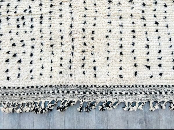 Ghada – Black and White Dotted Moroccan Rug