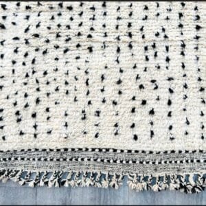Ghada – Black and White Dotted Moroccan Rug