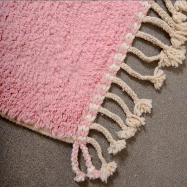Khadija – Modern Pink Wool Moroccan Rug