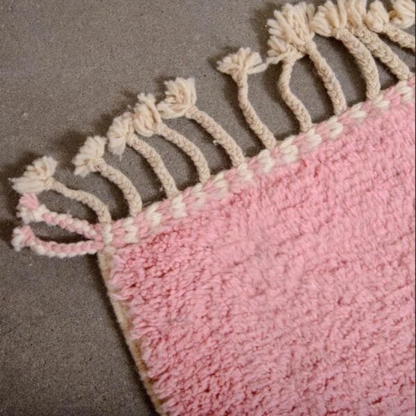 Khadija – Modern Pink Wool Moroccan Rug