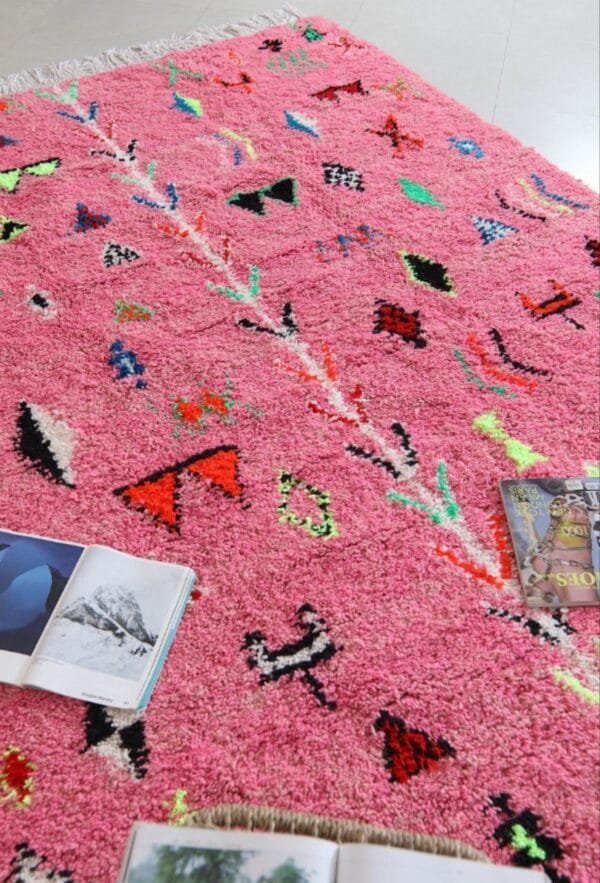 Hiba –Stylish Pink Area Rug – Handcrafted Wool