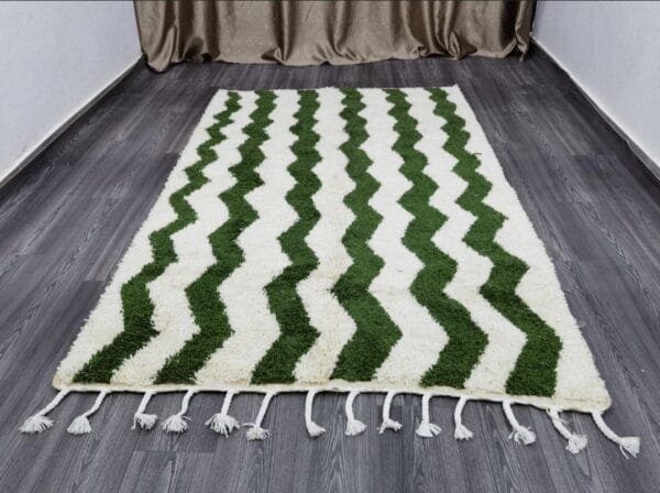 Hanan – Handmade Wavy Green Rug - Moroccan Design