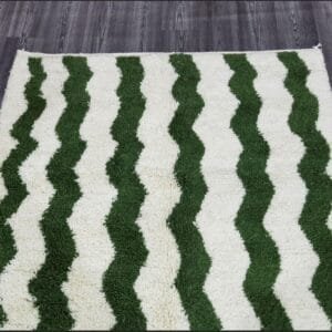 Hanan – Handmade Wavy Green Rug - Moroccan Design