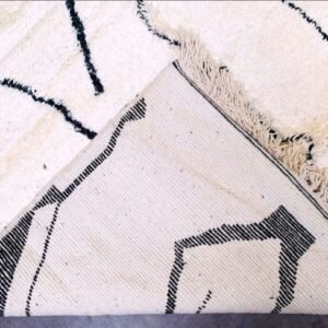 photo_5918059768604378370_y Lamia – Timeless Monochrome Moroccan Rug – Berber Design
