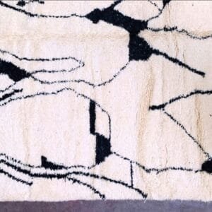Lamia – Timeless Monochrome Moroccan Rug – Berber Design