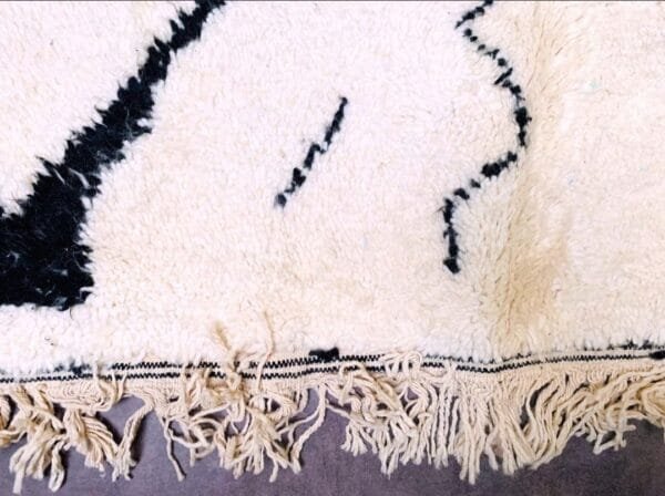 Lamia – Timeless Monochrome Moroccan Rug – Berber Design