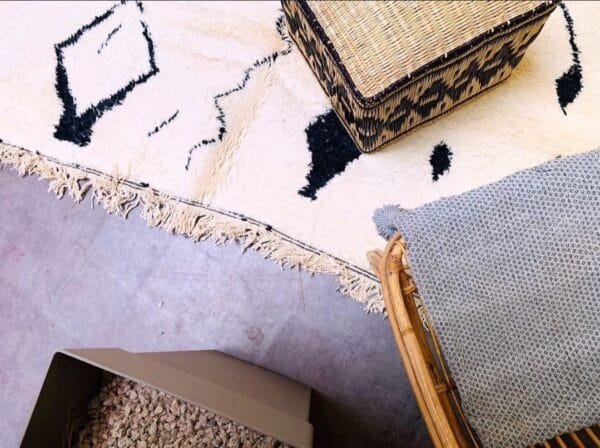 Lamia – Timeless Monochrome Moroccan Rug – Berber Design