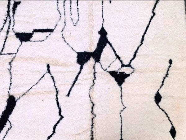 Lamia – Timeless Monochrome Moroccan Rug – Berber Design