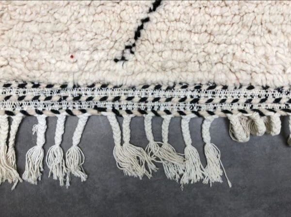 Zahraoua – Timeless Berber Rug - Handwoven Elegance
