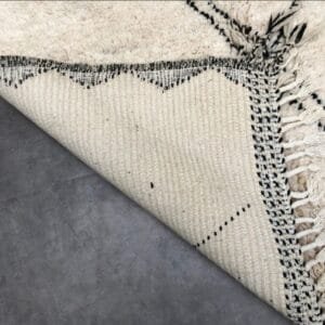 Zahraoua – Timeless Berber Rug - Handwoven Elegance