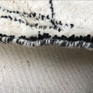 Zahraoua – Timeless Berber Rug - Handwoven Elegance