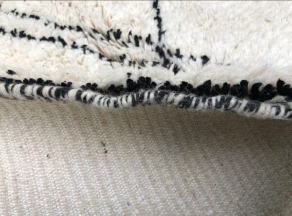 Zahraoua – Timeless Berber Rug - Handwoven Elegance