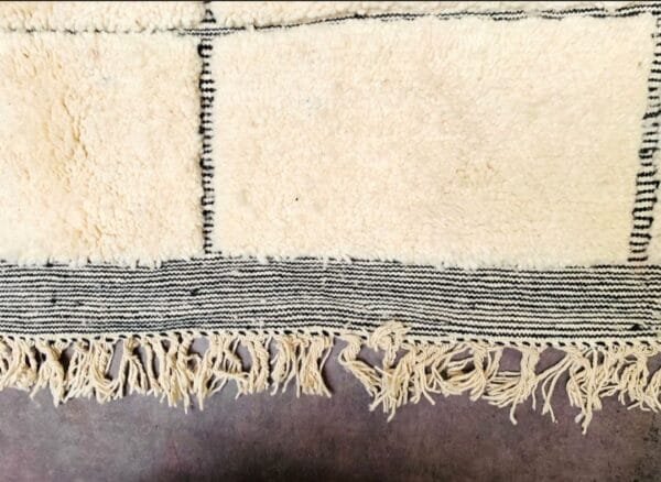 Chadia – Linear Moroccan Rug - Artisan Elegance Redefined