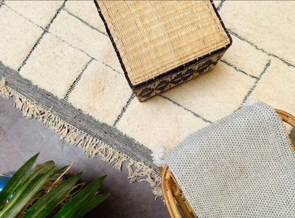 Chadia – Linear Moroccan Rug - Artisan Elegance Redefined