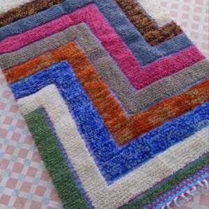 Latifa – Vibrant Moroccan Zigzag Rug : A Burst of Color