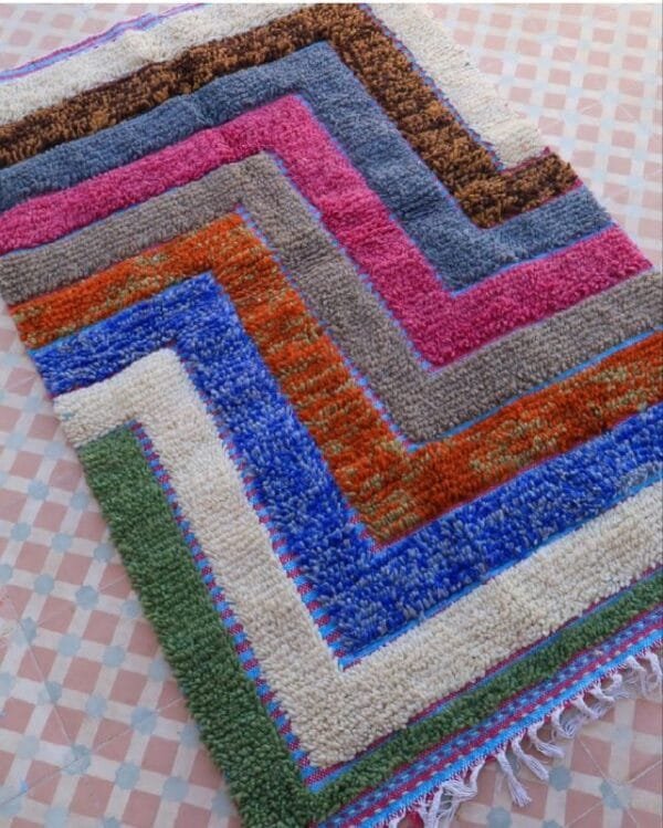 Latifa – Vibrant Moroccan Zigzag Rug : A Burst of Color