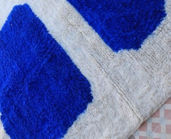 Zainab – Minimalist Moroccan Rug: A Modern Masterpiece