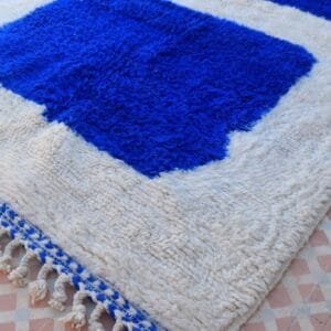 Zainab – Minimalist Moroccan Rug: A Modern Masterpiece