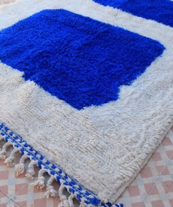 Zainab – Minimalist Moroccan Rug: A Modern Masterpiece