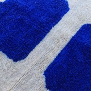 Zainab – Minimalist Moroccan Rug: A Modern Masterpiece