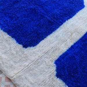 Zainab – Minimalist Moroccan Rug: A Modern Masterpiece