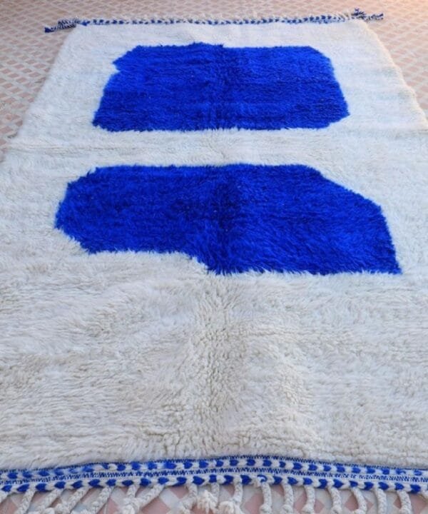 Zainab – Minimalist Moroccan Rug: A Modern Masterpiece